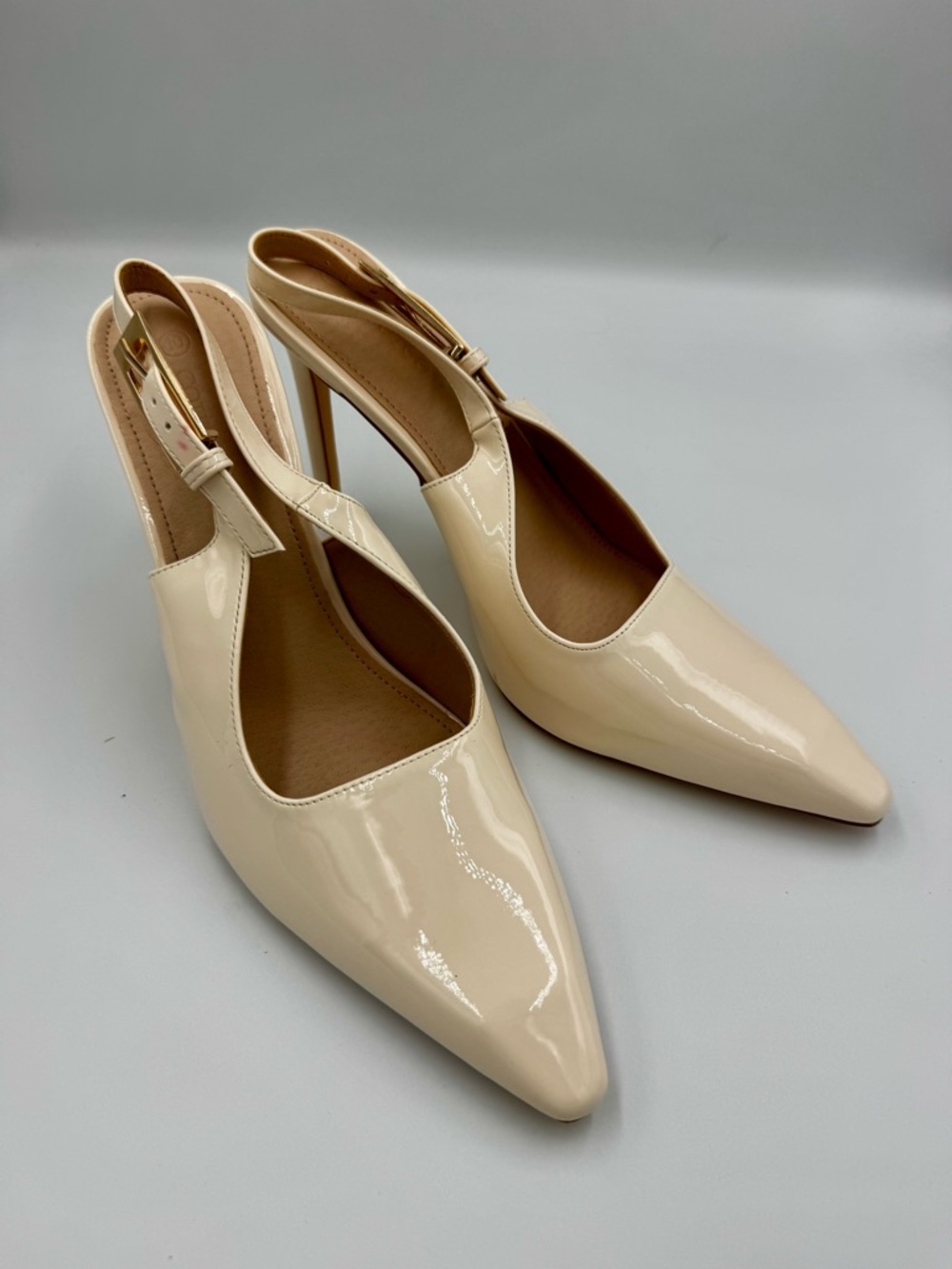 Nude Patent Leather Pointed Toe Slingback Stilettos Size 10 - Good Condition